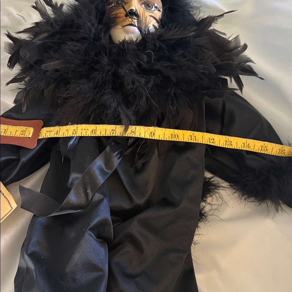 Crawford's Collectibles Porcelain Cat Clown Doll Musical CATS Grizabella-Memory - Picture 8 of 10
